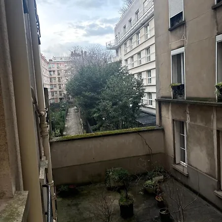 200m Tour Eiffel Apartman *